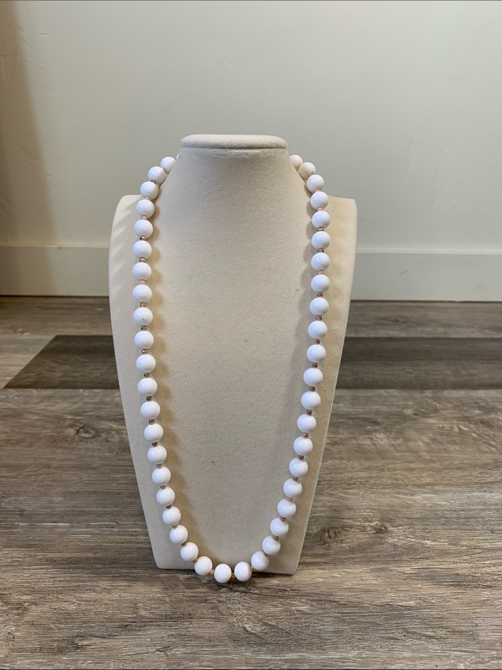 Vintage White Beaded Necklace - Women's Jewelry